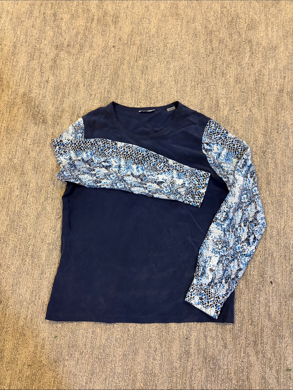 Equipment Navy Blue Top with Blue Patterned Sleeves size M